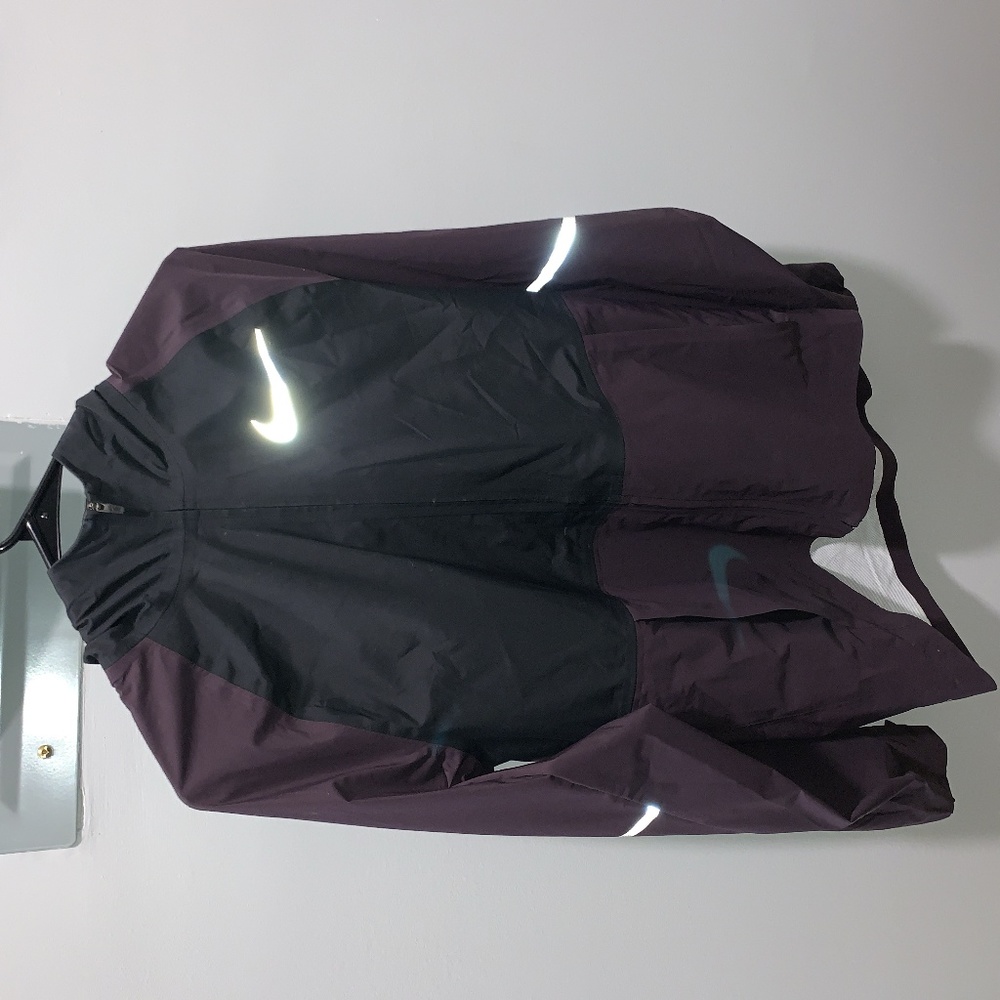 Nike Aero-Shield Windbreaker